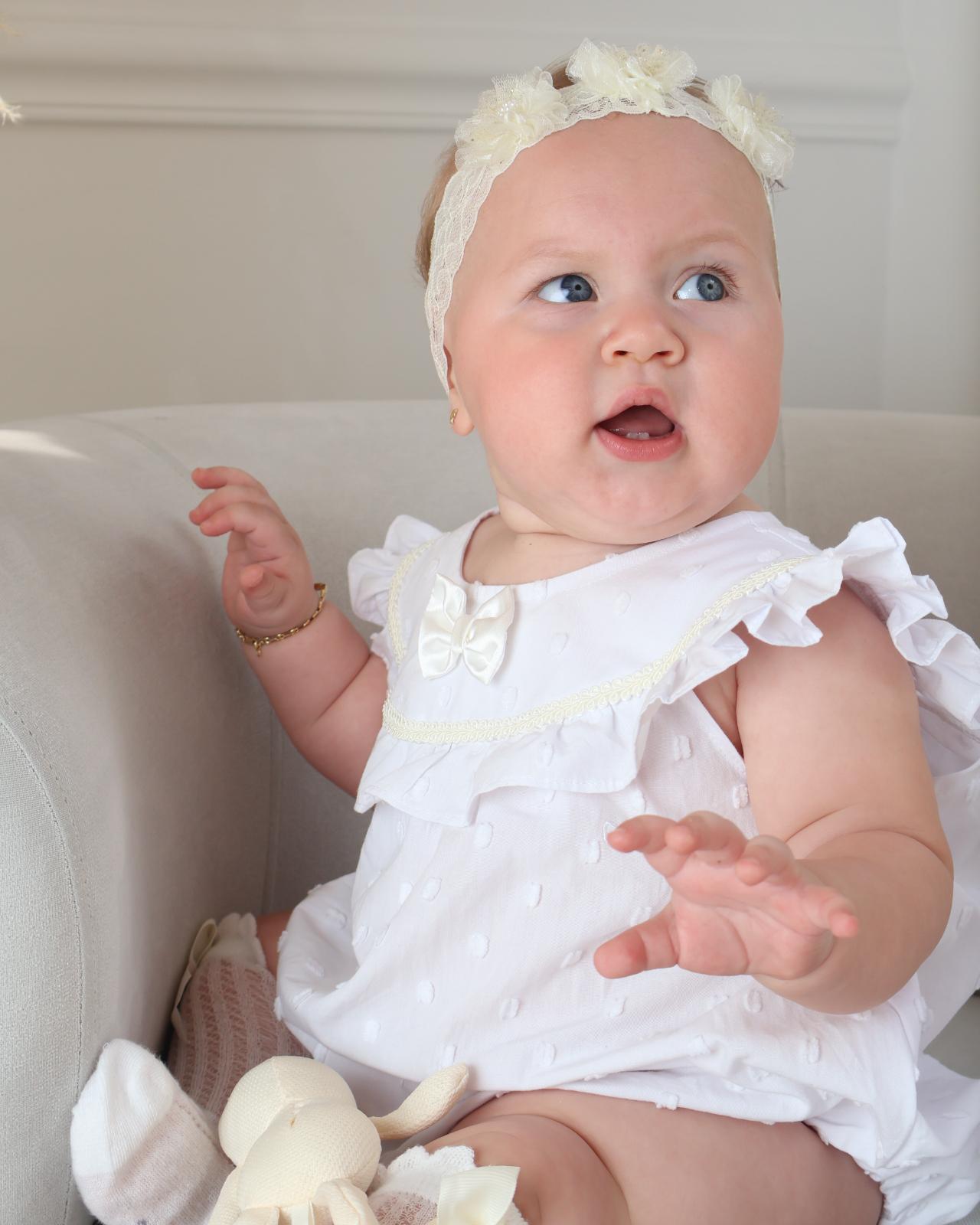 MAMELUCO BLANCO PARA NIÑA CON CUELLO BORDADO_1