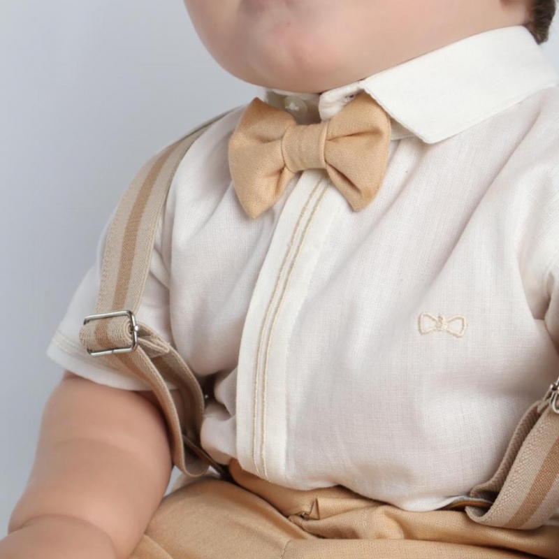 CONJUNTO DE NIÑO CAMISA MANGA CORTA PANTALON LARGO CON TIRANTAS COLOR BEIGE_2