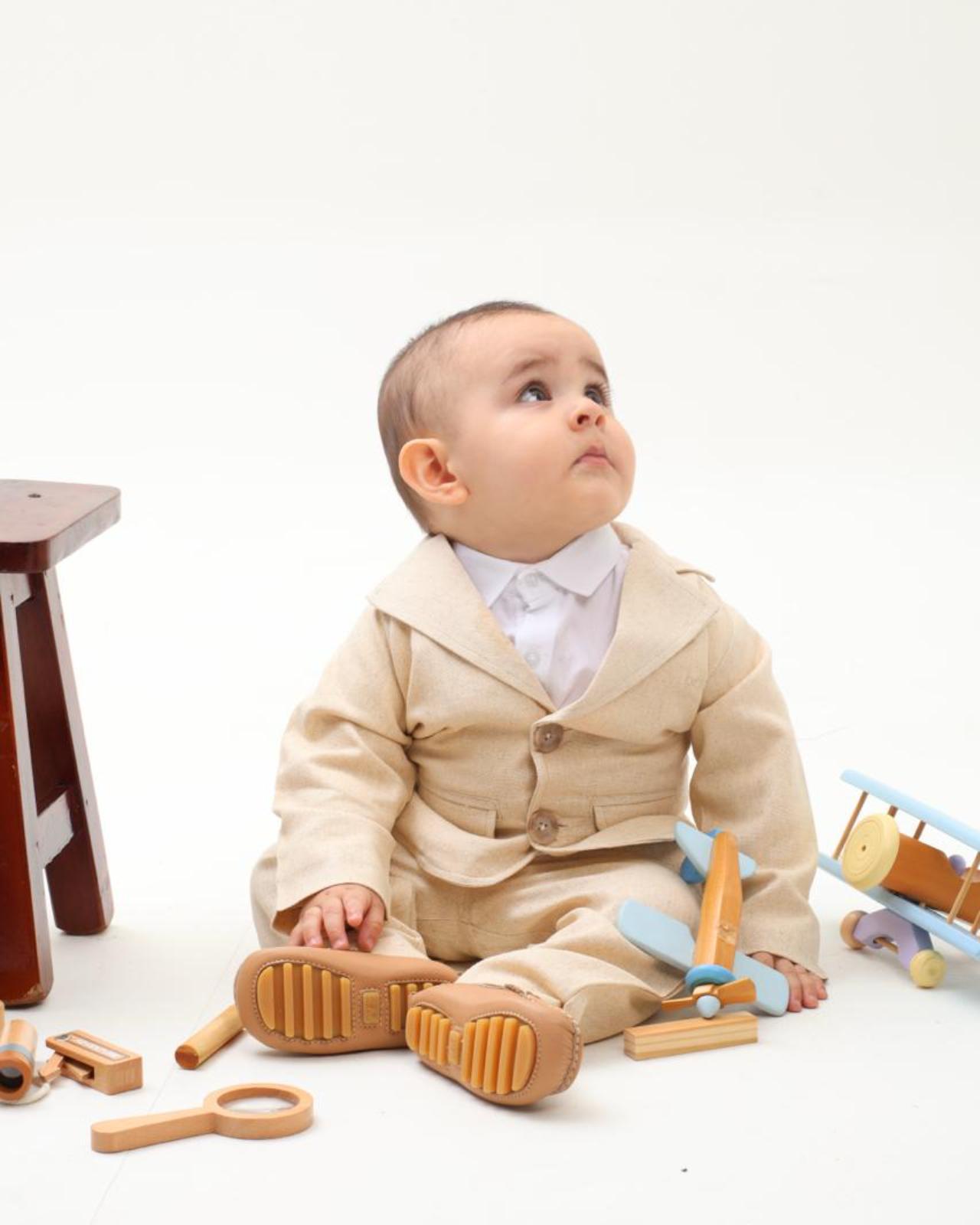 CONJUNTO LARGO FORMAL DE NIÑO CON BLAZER COLOR BLANCO Y BEIGE_1