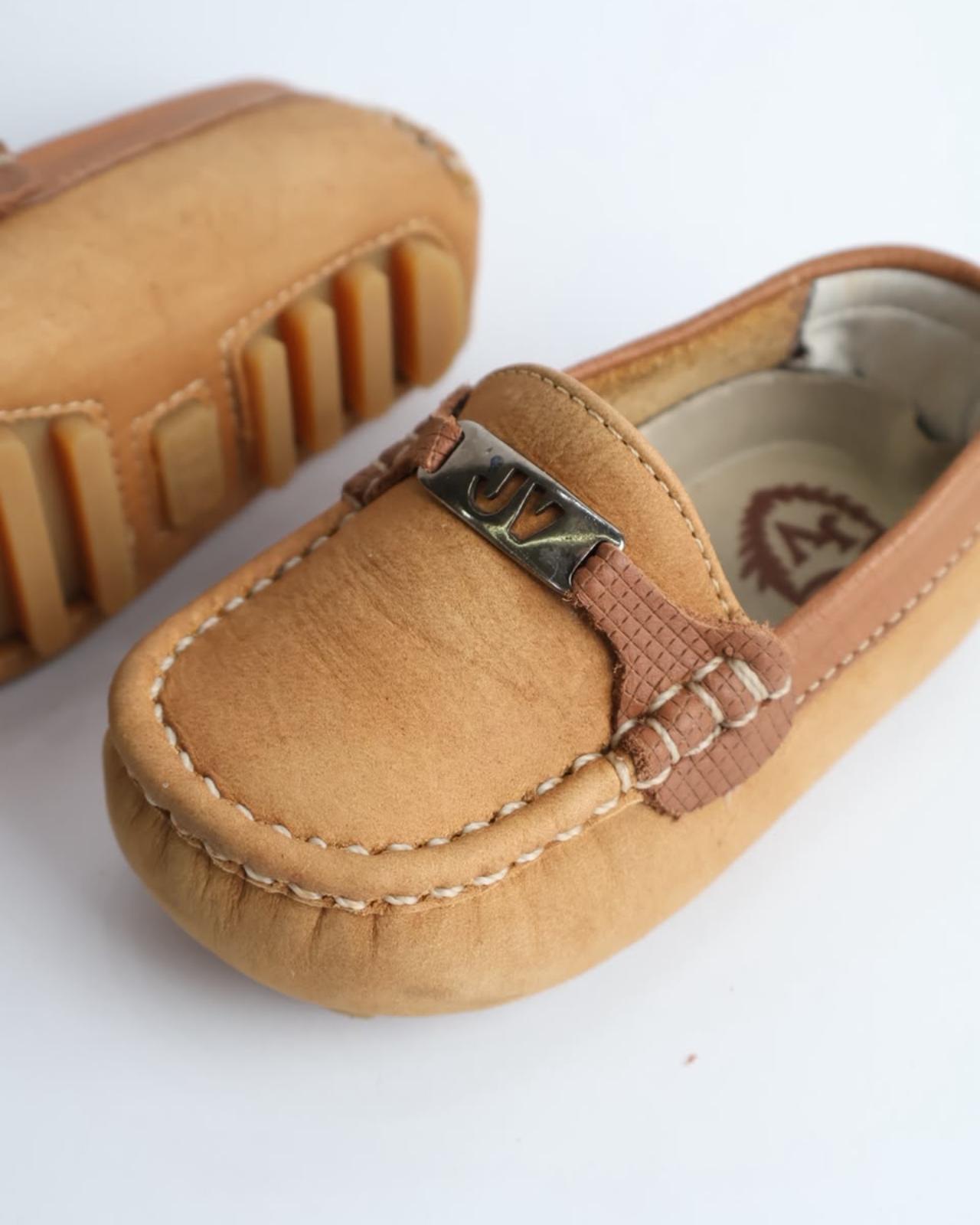 MOCASIN PARA NIÑO CON HEBILLA COLOR HOJASECA 702_1