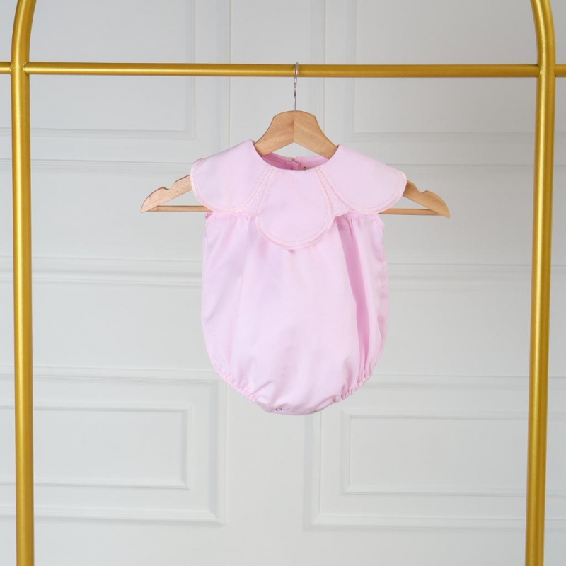 MAMELUCO PARA NIÑA ROSADO CON CUELLO DE FLOR_2