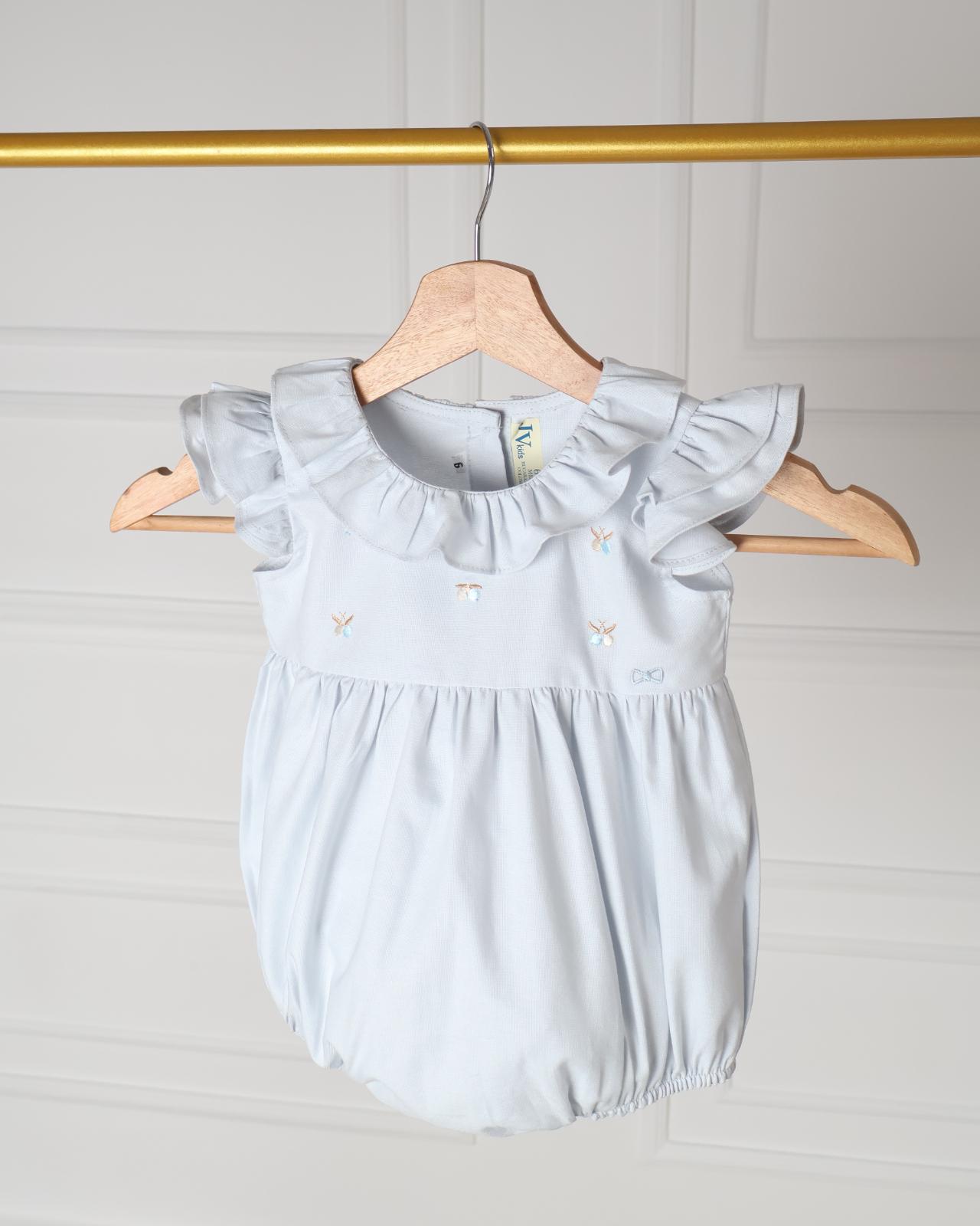 MAMELUCO PARA NIÑA CELESTE CON CUELLO Y DETALLES BORDADOS _1