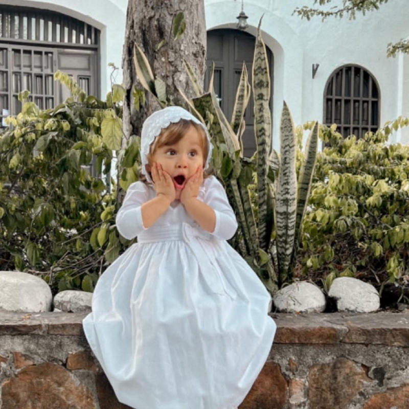 VESTIDO LARGO DE NIÑA MANGA LARGA COLOR BLANCO CON MOÑO_2